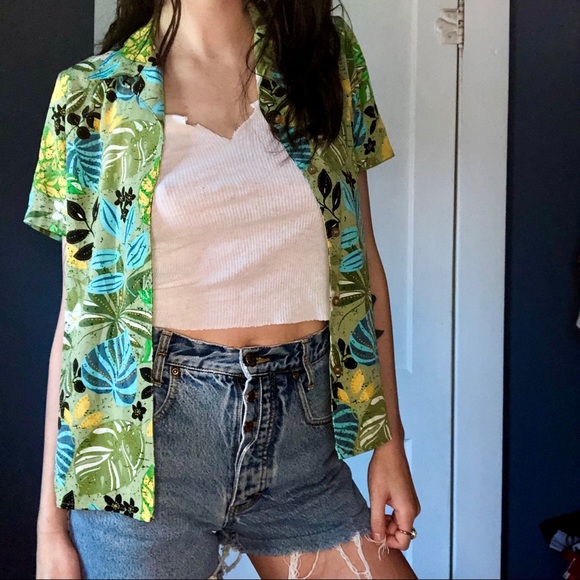 Retro Floral Button Up - Picture 2 of 8